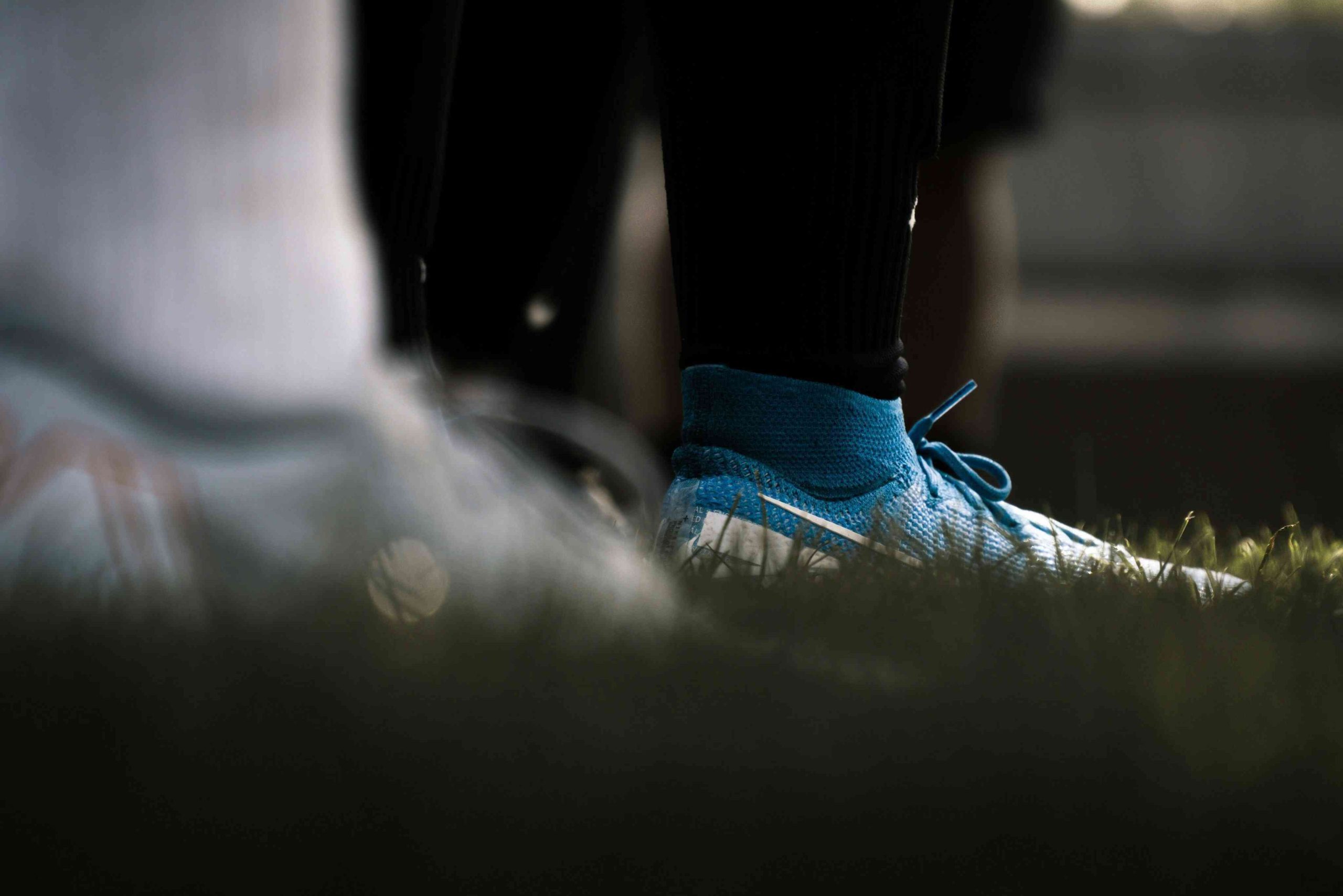 Il costo sociale delle maglie da calcio: dal lavoro minorile al consumismo sfrenato