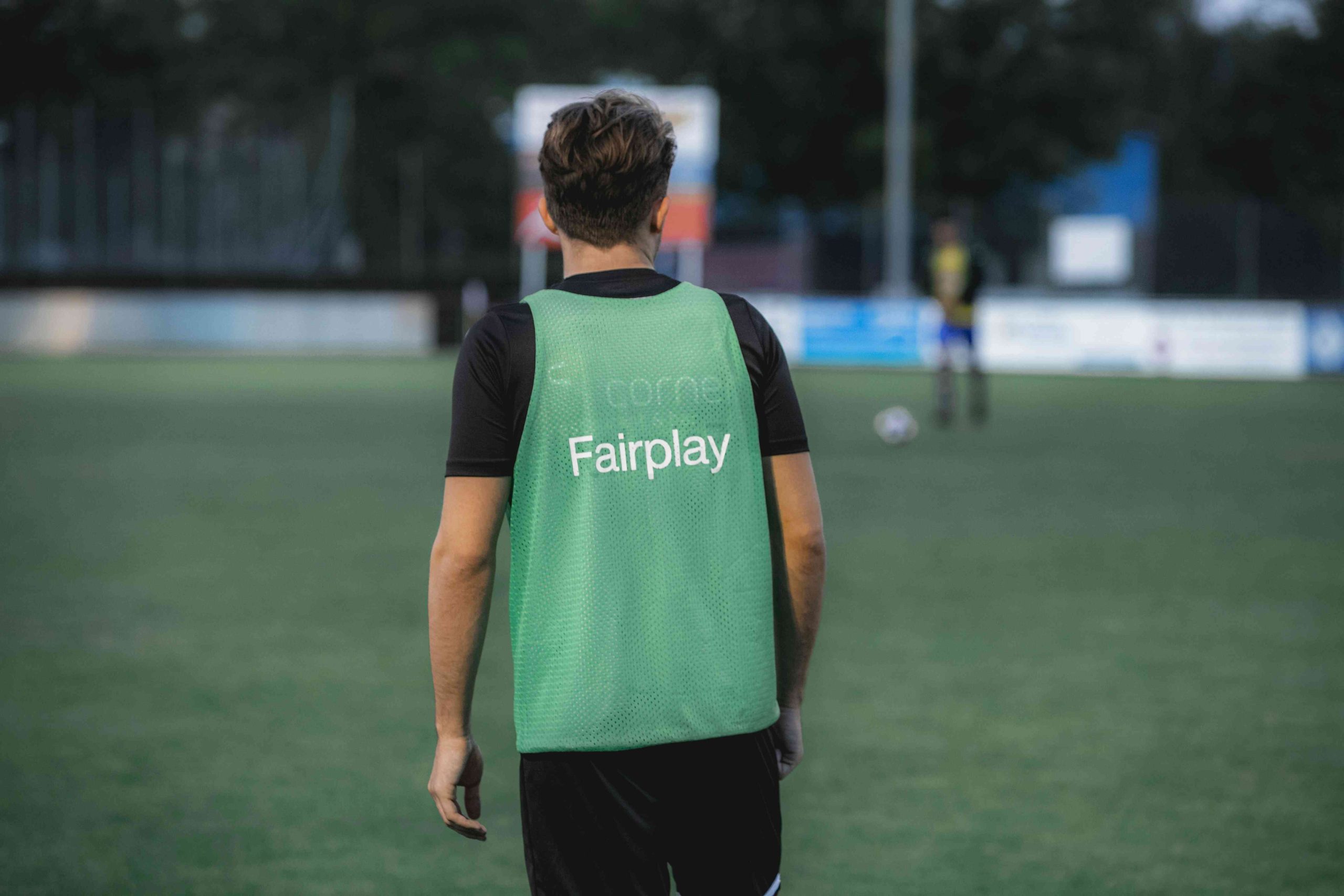 Quando la Maglia Racconta: Il Calcio tra Identità e Disuguaglianze Sociali
