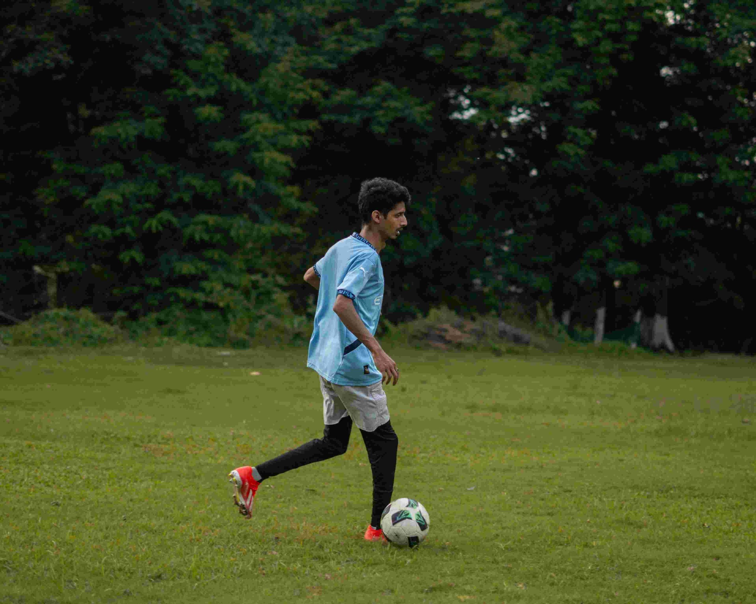 Calcio e Discriminazione: Quando il Gioco Riflette la Società