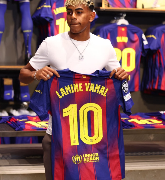 Is een Lamine Yamal Barcelona shirt het waard?